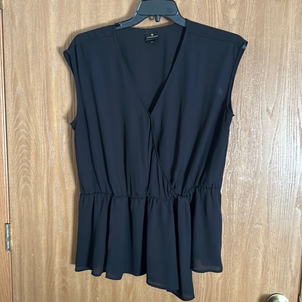 Women’s black stylish top